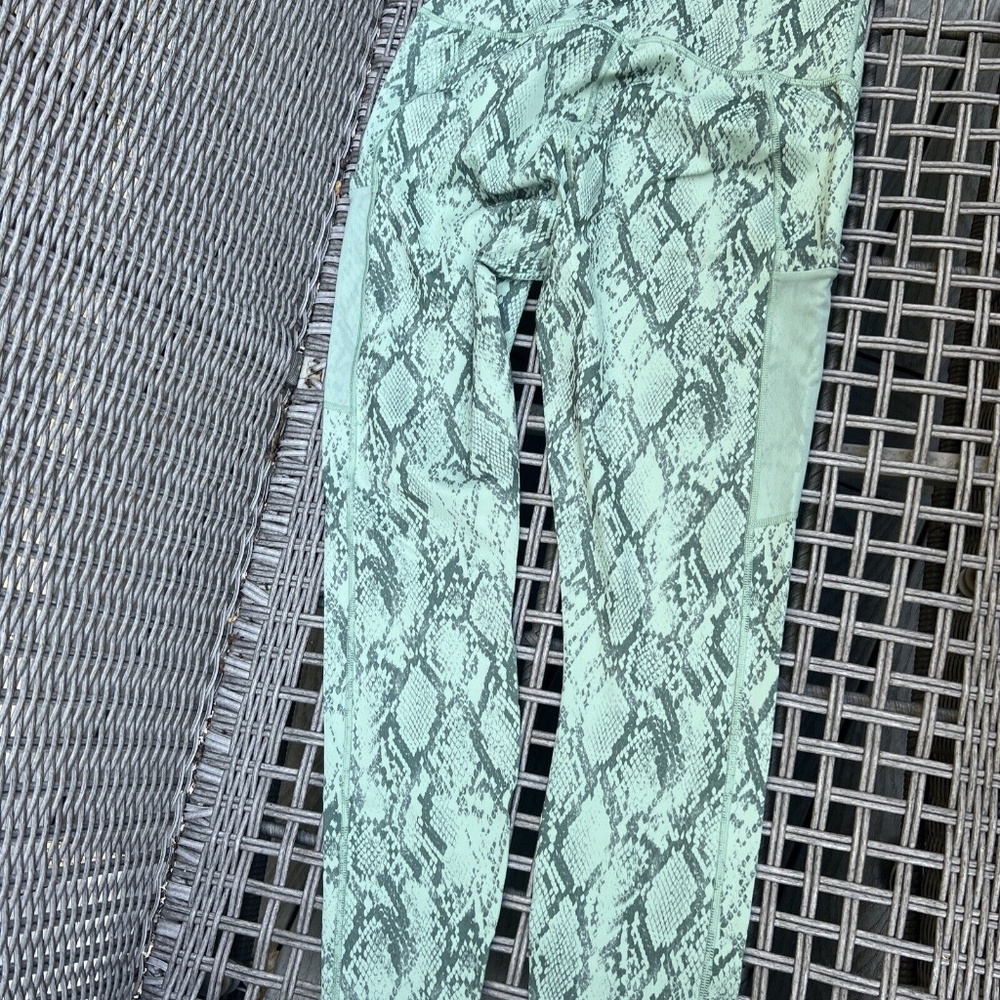 Nwt! Fabletics On-The-Go Powerhold High Waisted L… - image 1